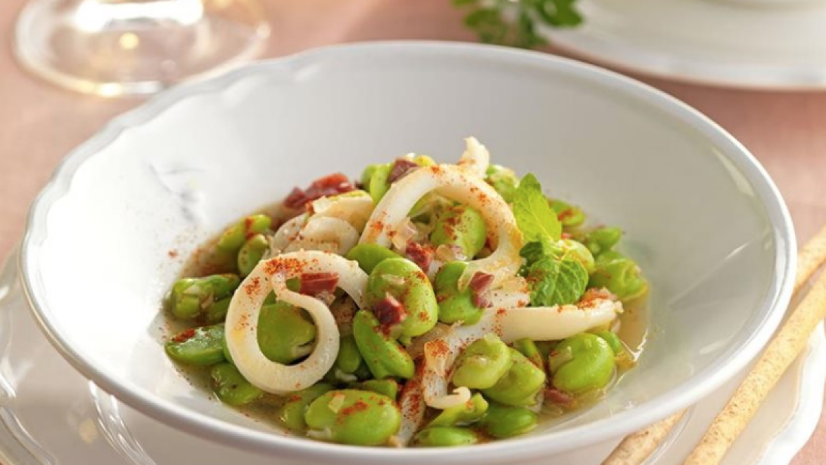 Faves ofegades amb calamars