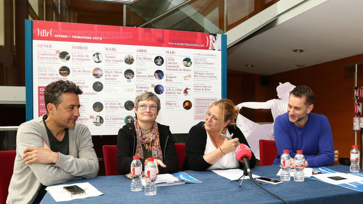 Imatge de la roda de premsa de presentació de la temporada de tardor del Teatre Bartrina.