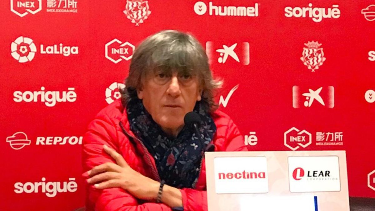 Enrique Martín: «Guanyar a l'Oviedo seria fer un pas més i seguir avançant»