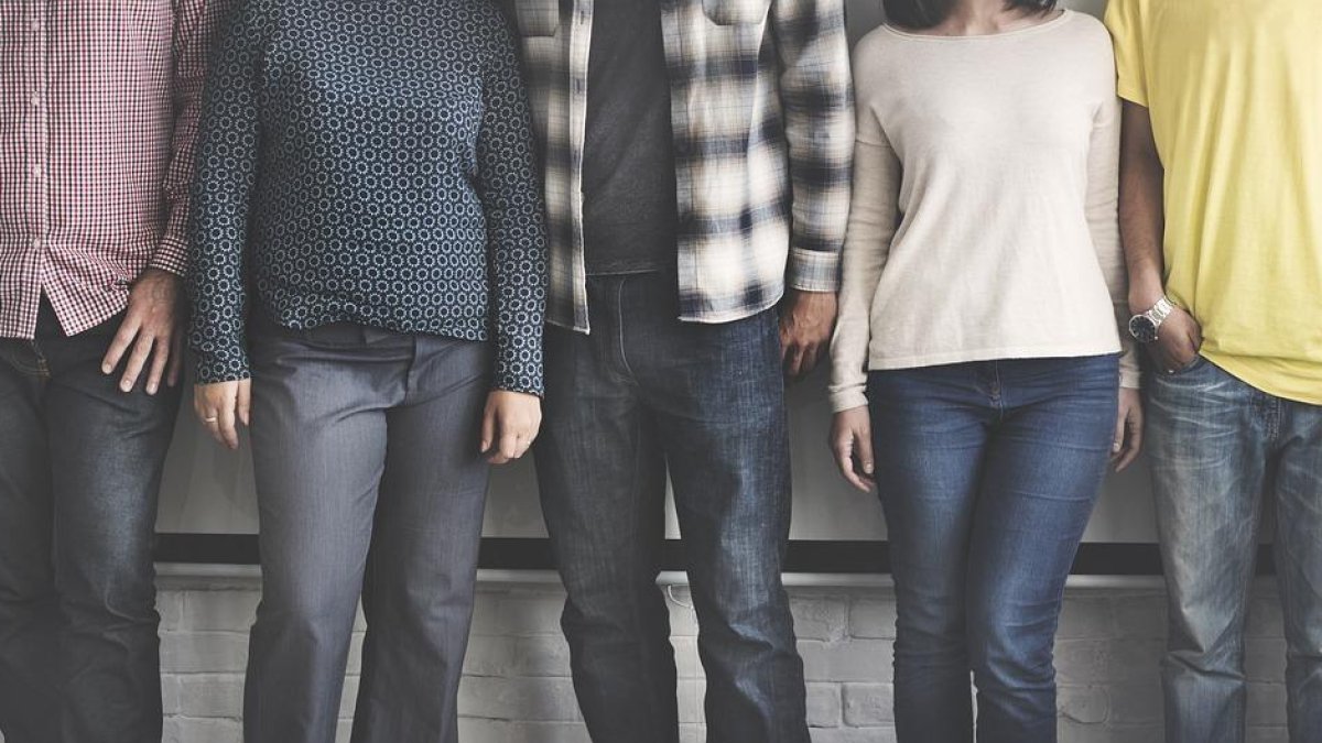 Los agresores sexuales en grupo son jóvenes de 20 a 25 años, tienen pareja y no conocen a la víctima