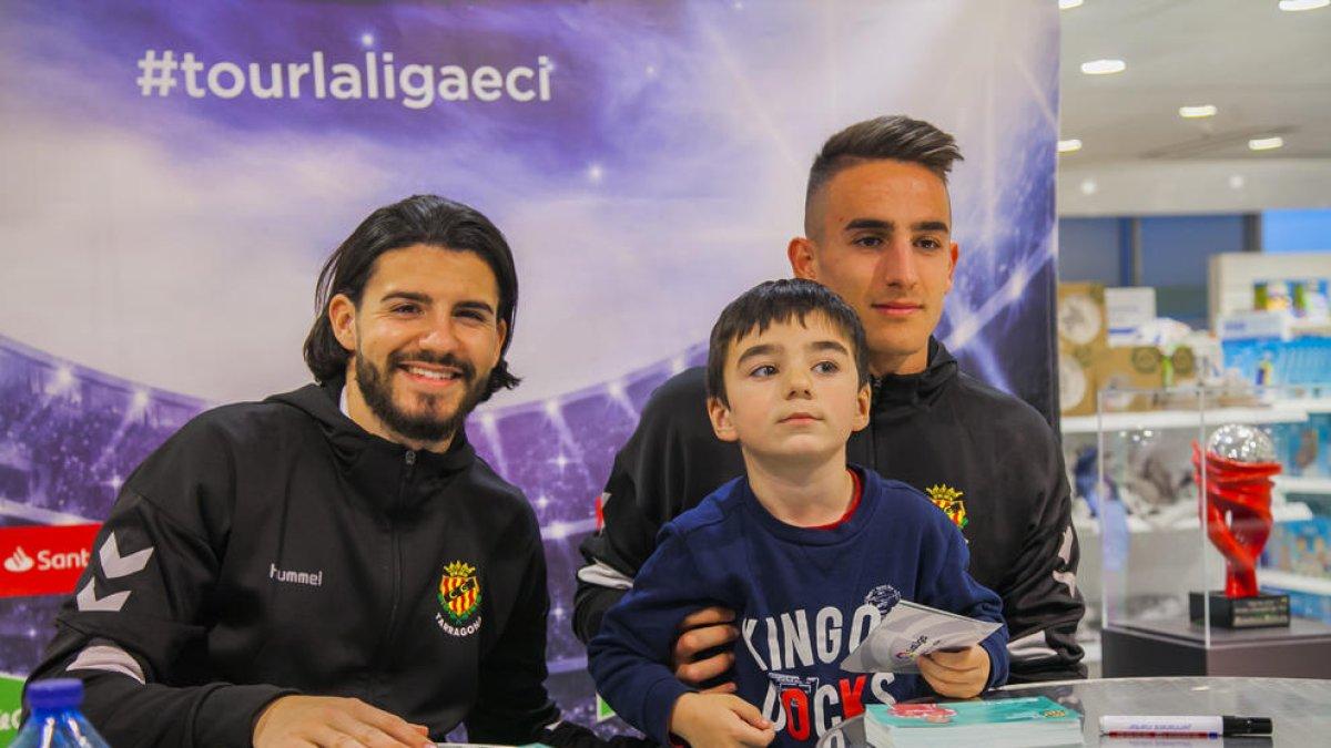Pol Valentín i Pipa signen autògrafs a El Corte Inglés