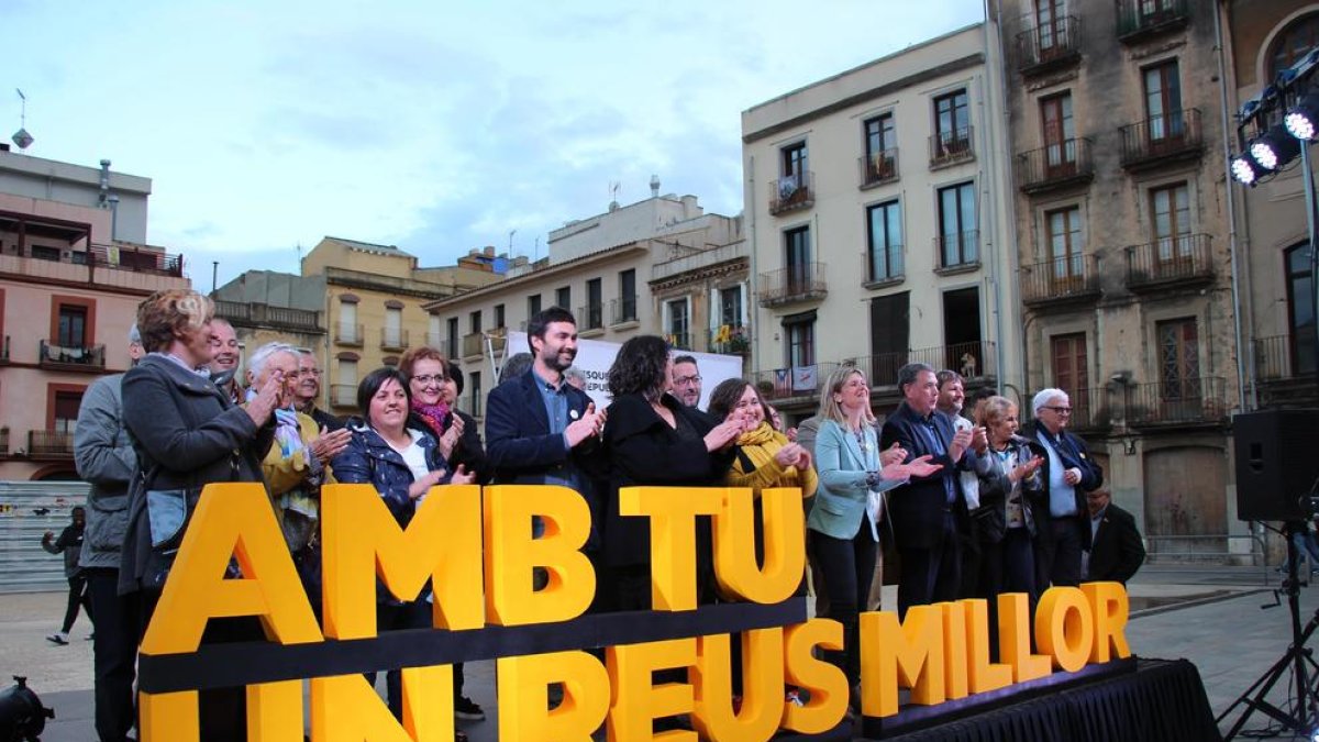 Més de 200 persones acompanyen Noemí Llauradó en el primer acte de campanya d'ERC Reus