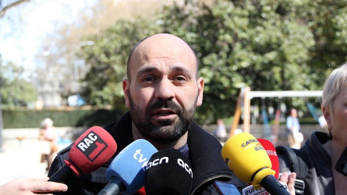 Amase: «Nos manifestamos para decir a los demócratas del estado español que están en riesgo sus derechos y libertades»