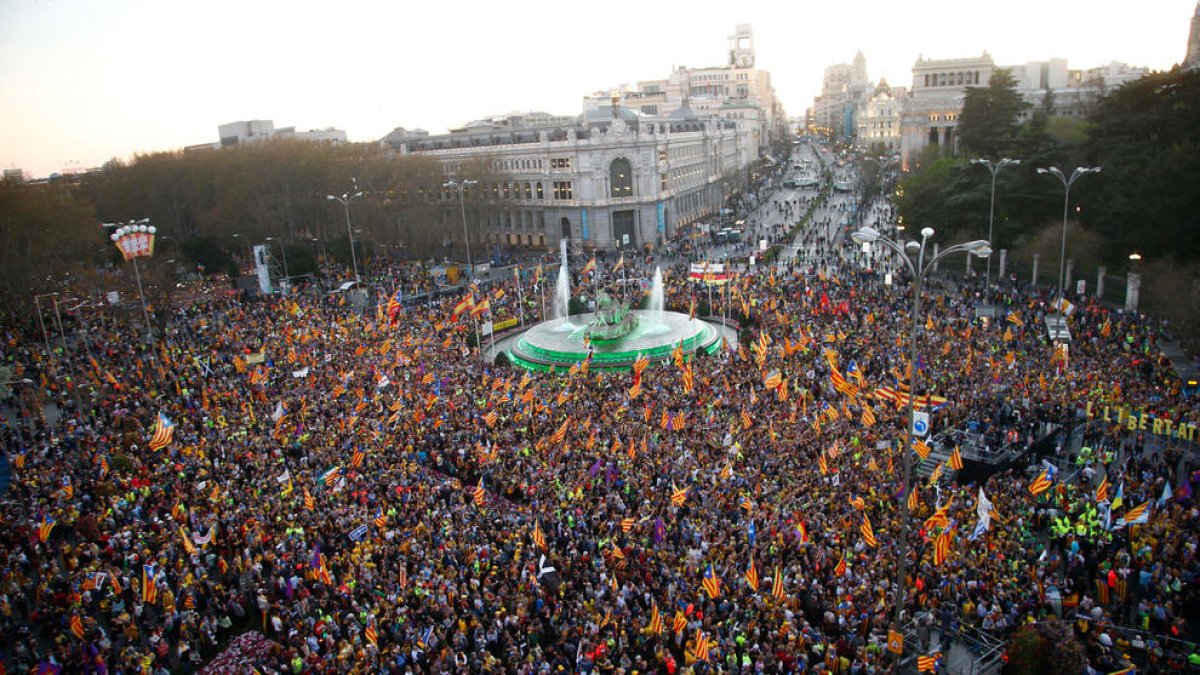 Baile de cifras: La Policía Nacional cifra en 18.000 y los organizadores en 120.000 a los asistentes a la manifestación