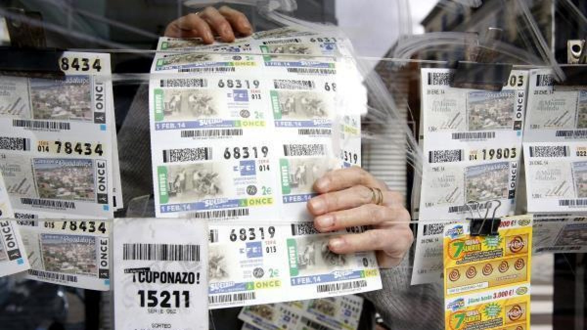 Un venedor de l'ONCE roman deu dies mort en el seu quiosc