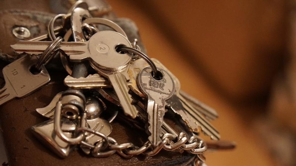 Detienen en Ferrol a una pareja que hurtaba llaves a pacientes ingresados para robar en sus viviendas