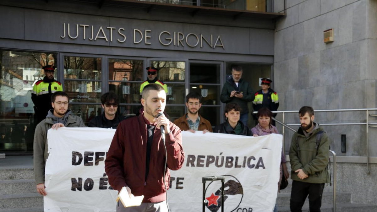 El secretari nacional de l'ANC detingut a Madrid queda en llibertat i haurà de presentar-se al jutjat de Girona