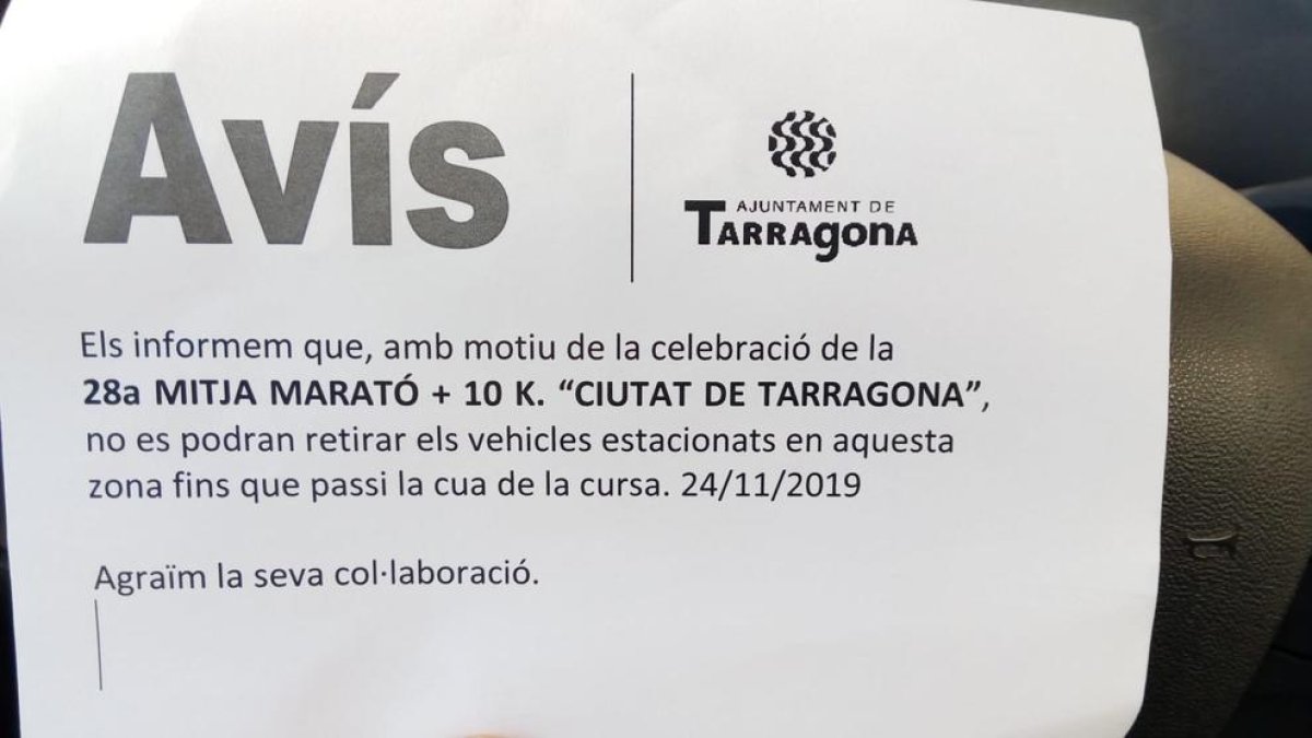 Quejas y malestar entre los tarraconenses por|para el corte|trozo de calles en motivo del 28.º Medio Maratón 'Ciudad de Tarragona'