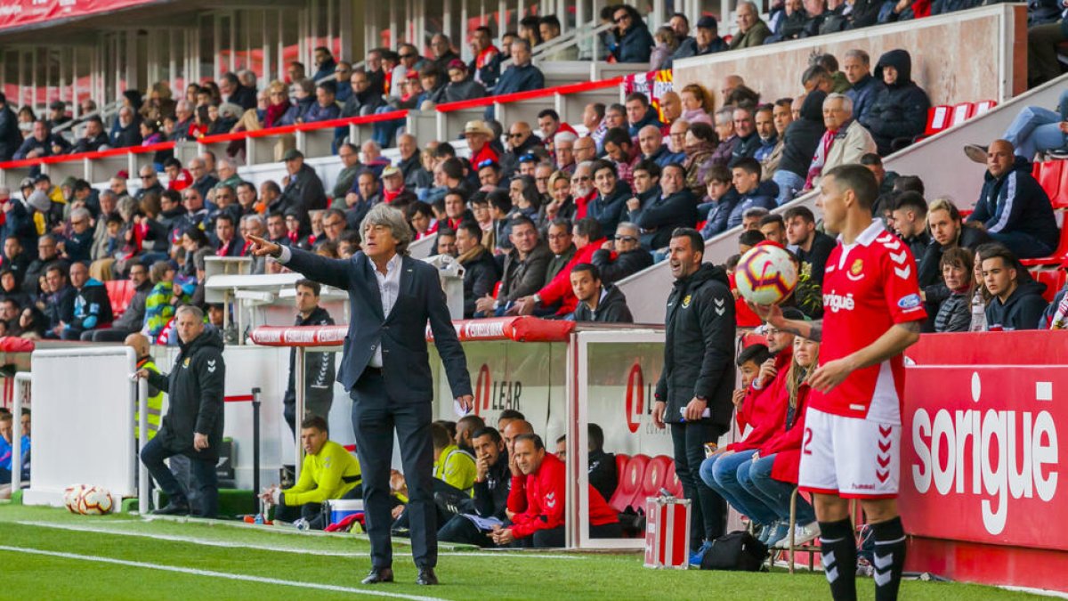 Enrique Martín: «Estic content pel segon temps i pel partit de Pol Prats»