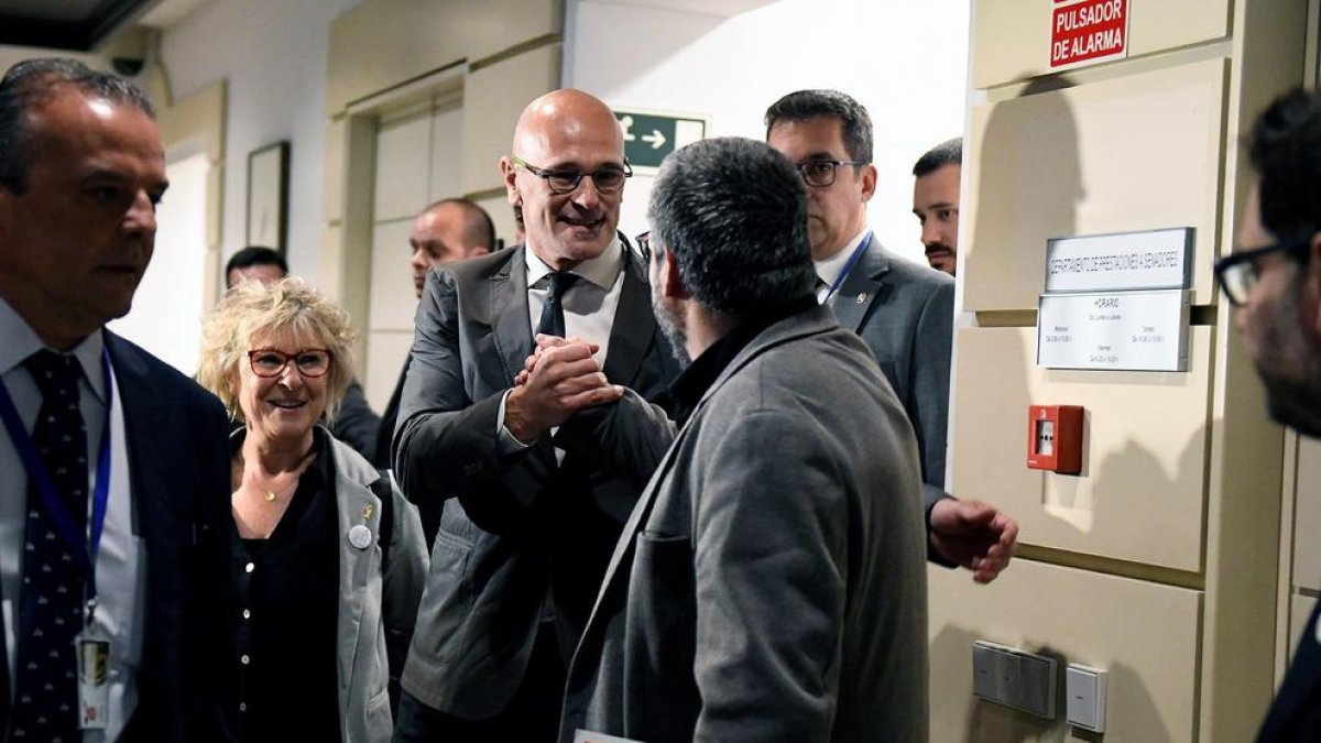 Romeva llega al Senado des de la prisión de Soto del Real.