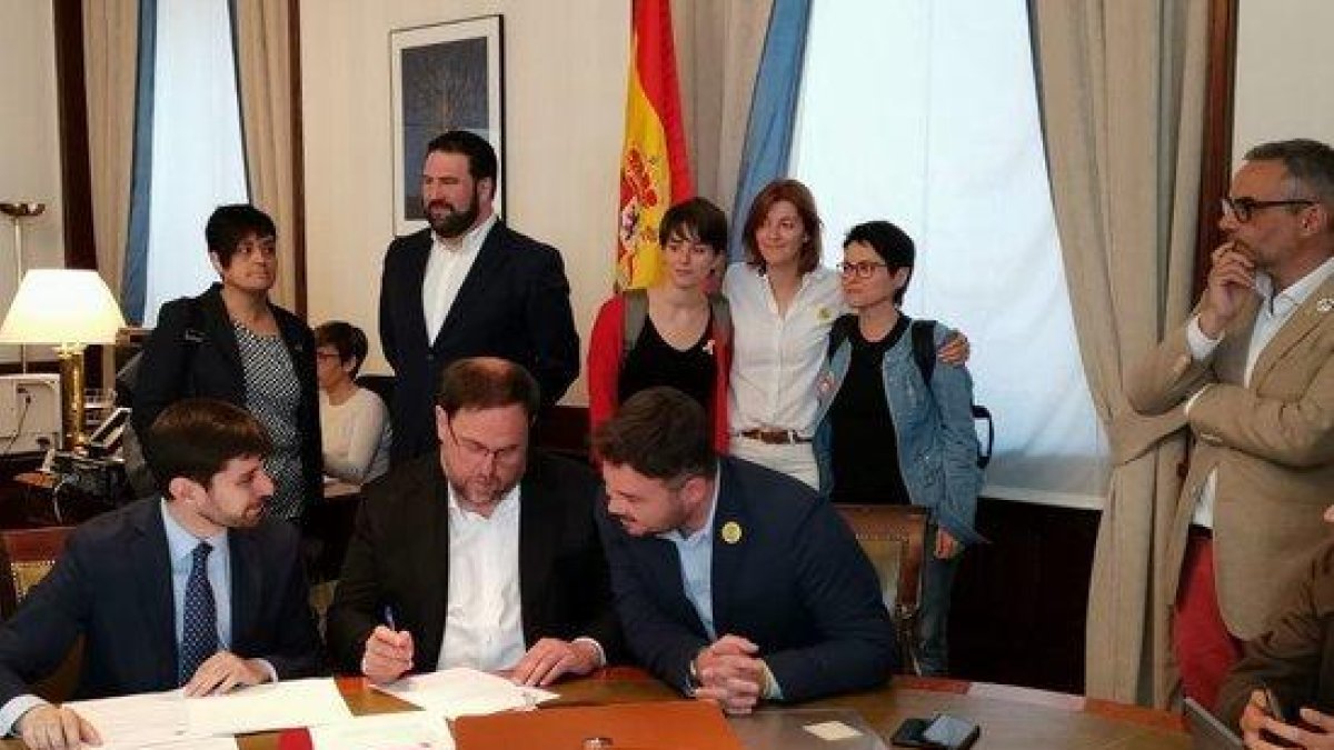 Oriol Junqueras, fent els tràmits previs al Congrés.