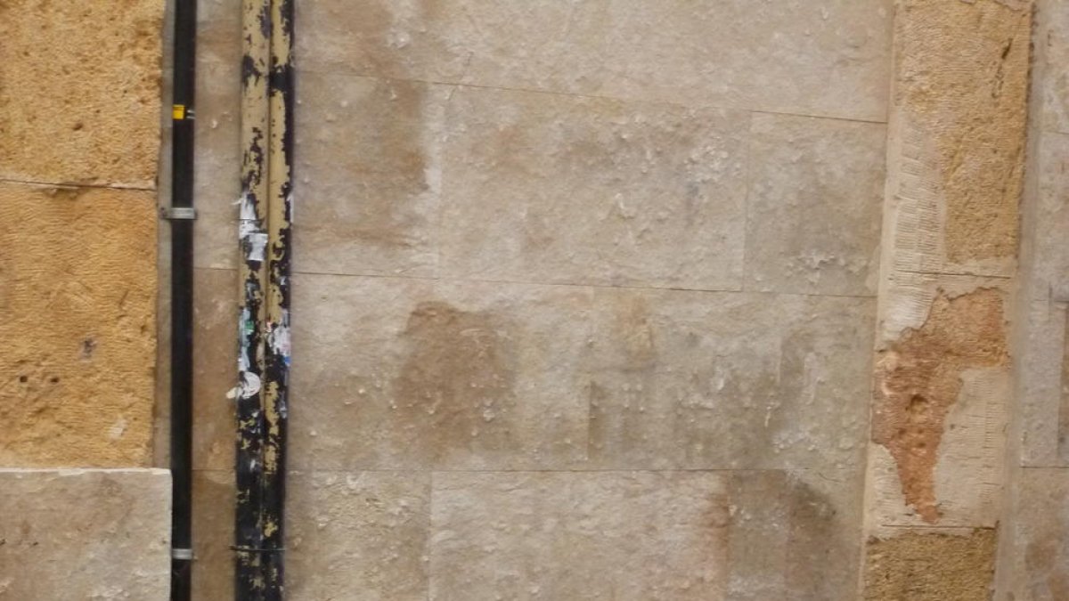 Sancionan a 40 tarraconenses para dejar la basura fuera de los contenedores este 2019