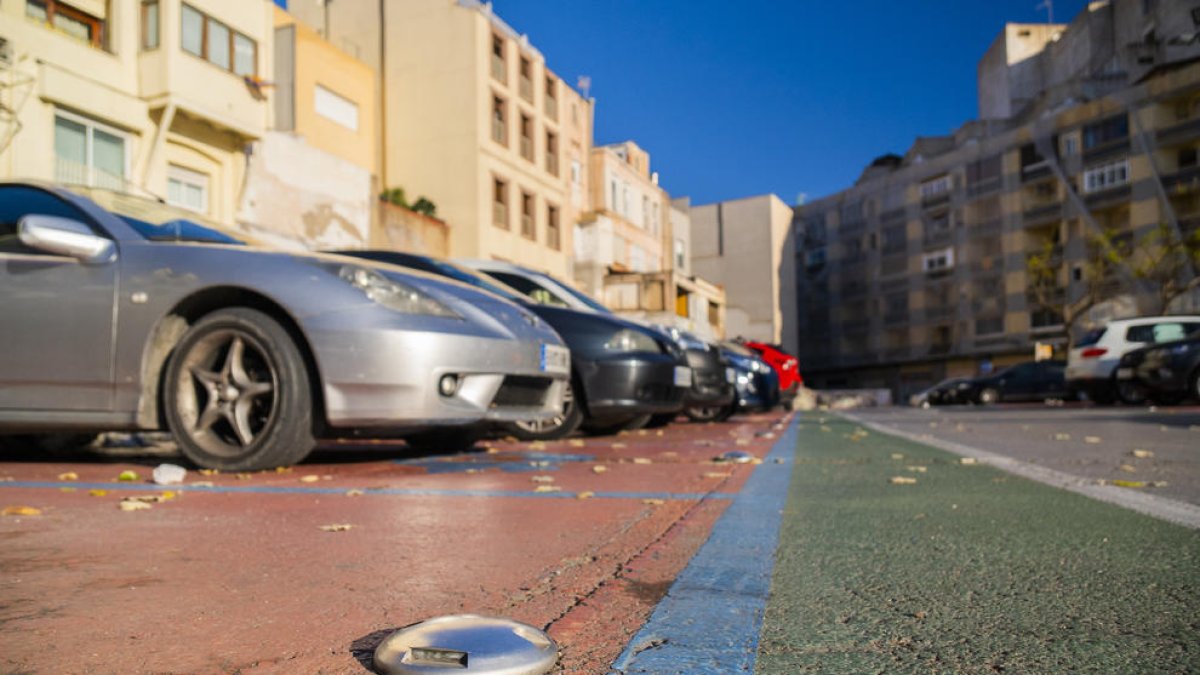 El primer parking 'smart city' de Reus, averiado durante meses, no se reparará