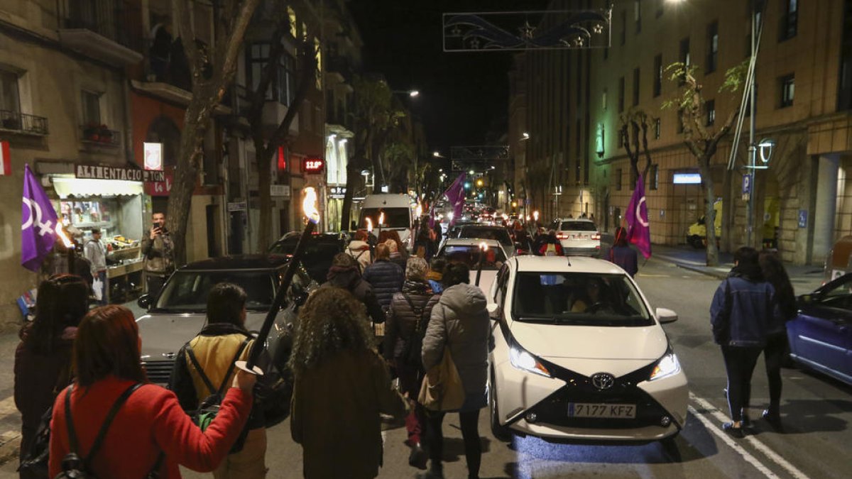 Una treintena de mujeres se marchan a Tarragona en contra de la violencia machista