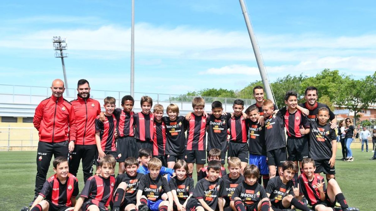 L'aleví A i el benjamí A del Reus brillen en coronar-se campions