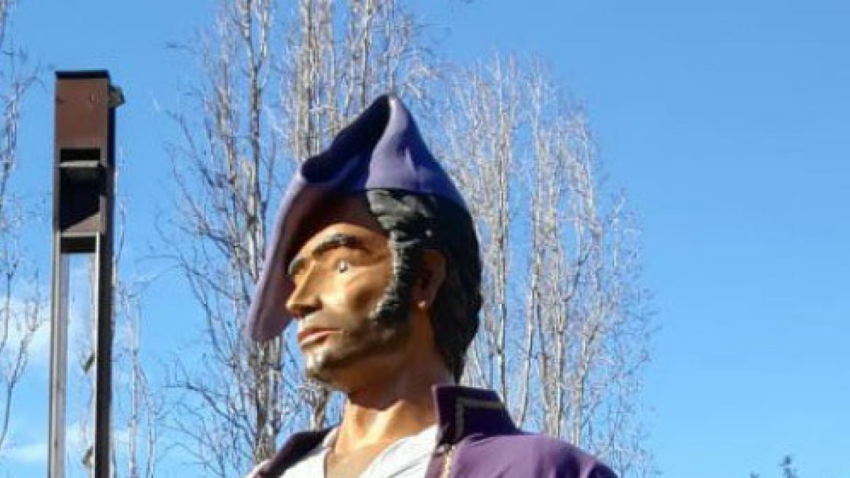 Cs de Salou es queixa que alguns gegants lluïssin llaços grocs i estelades a la Festa Major