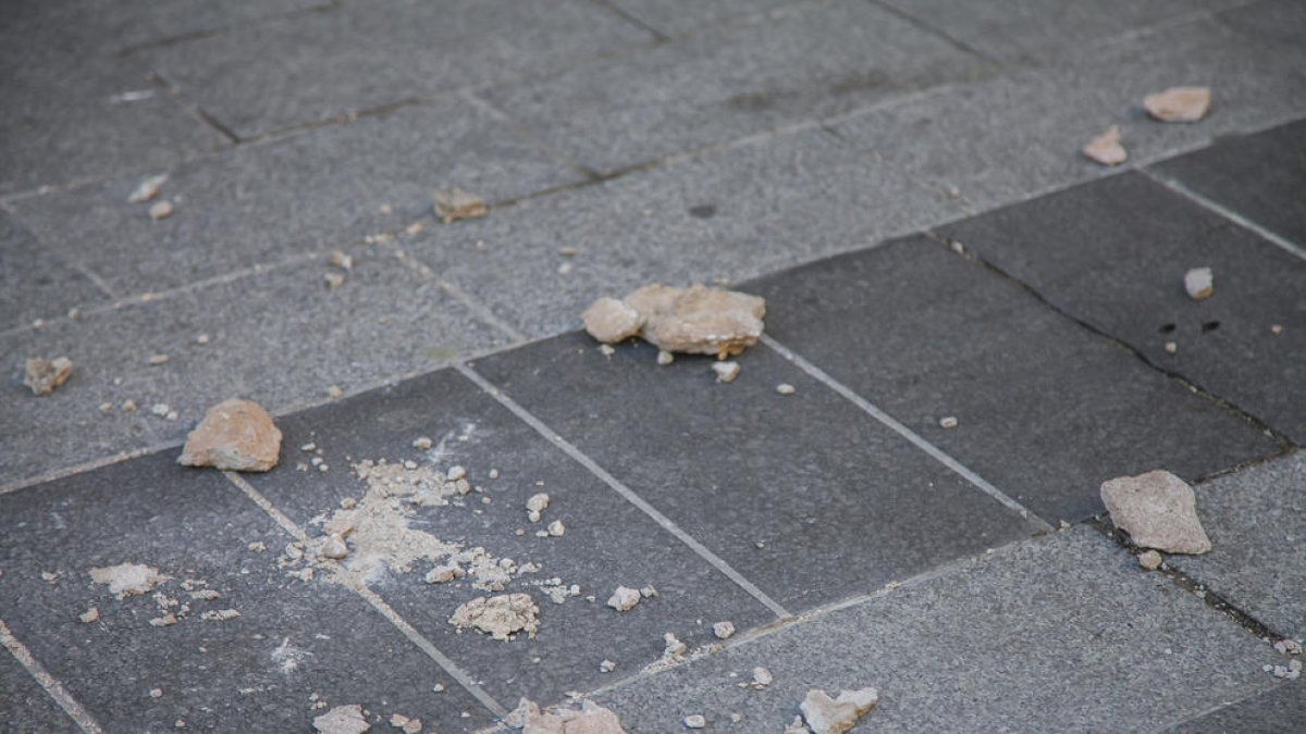 desprendimiento de fachada en la calle Reding