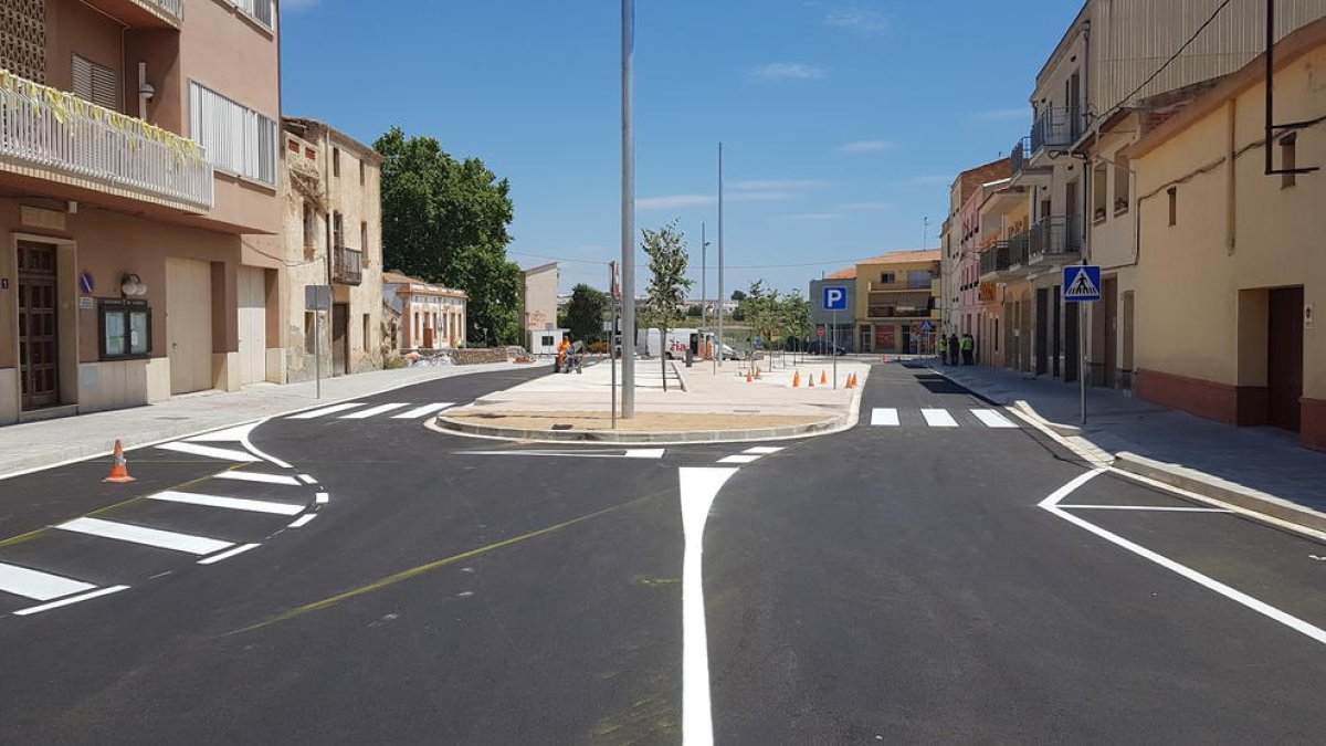 L'accés a Llorenç per la Plaça de la Vila reobre després dels treballs de remodelació