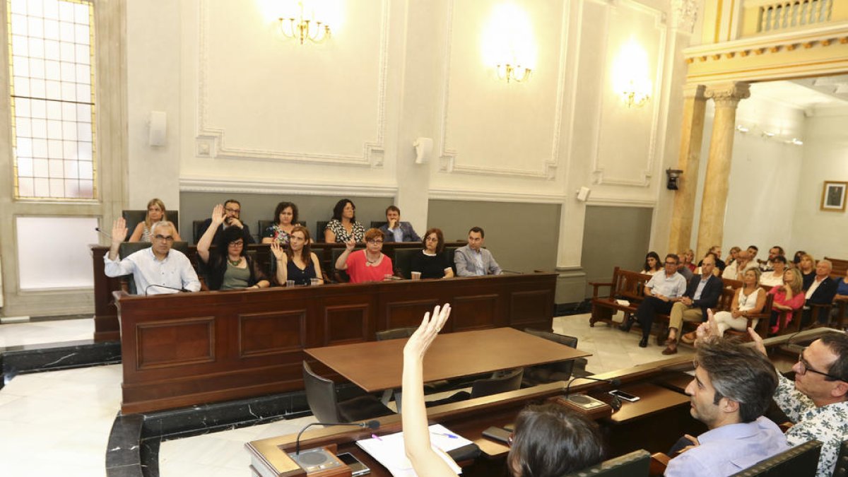 El govern de Reus fa marxa enrere i rectifica les comissions informatives
