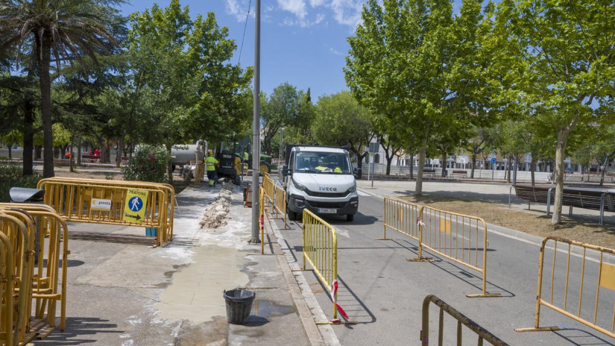 Comença la renovació de la xarxa d'aigua potable del Grup Centcelles de Constantí