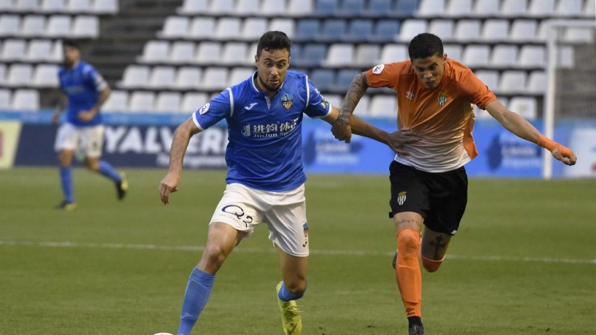 El Nàstic se interesa en el pichichi del grupo catalán de Segunda B