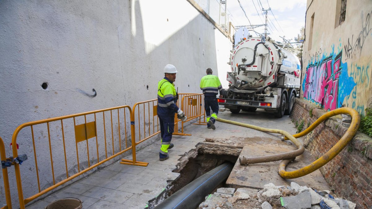 El Port de Tarragona construeix una canonada contra incendis al Moll de la Costa