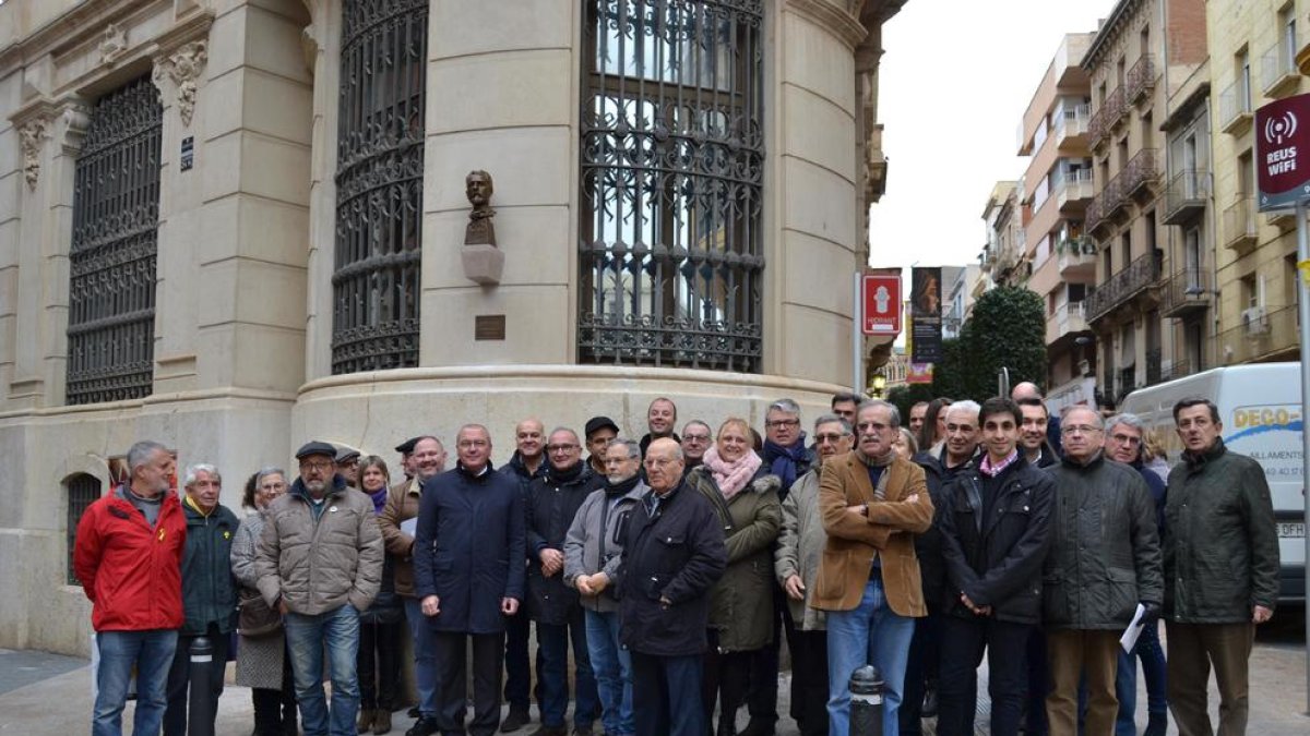 Reus ja compta amb el bust d'Eduard Toda i Güell