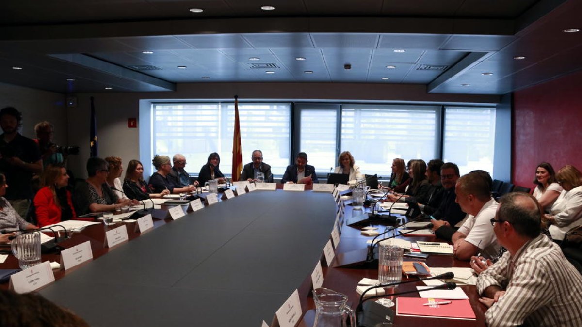 La ILP de la Renta Garantizada llama a concentrarse ante el Parlamento en el inicio del Debate de Política General