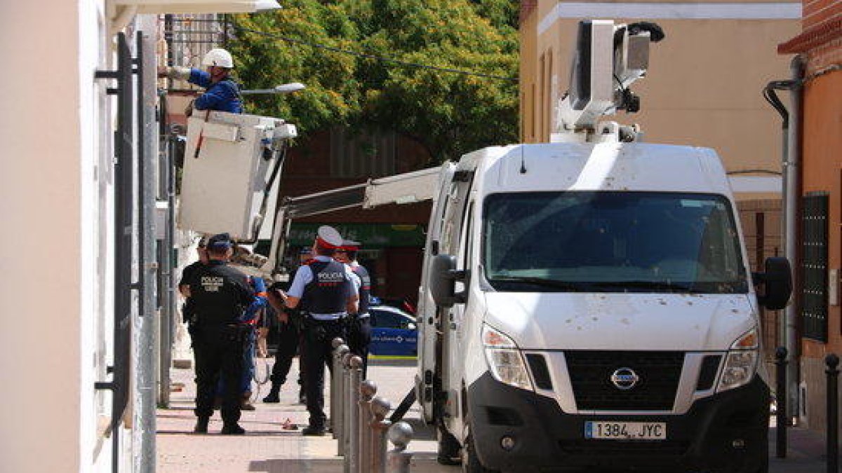 Tallen una trentena de connexions il·legals d'electricitat i d'aigua a Reus