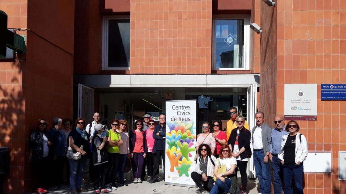 Caminata por el paseo de la Boca de la Mina de Reus para explicar el proyecto de recuperación
