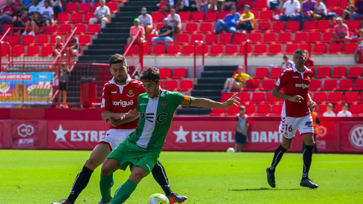 Se les atraganta el Nuevo Estadio (2-2)