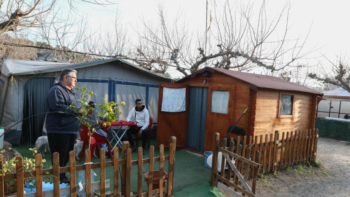 Vint famílies es resisteixen a marxar del càmping La Unión de Salou tot i que tanqui