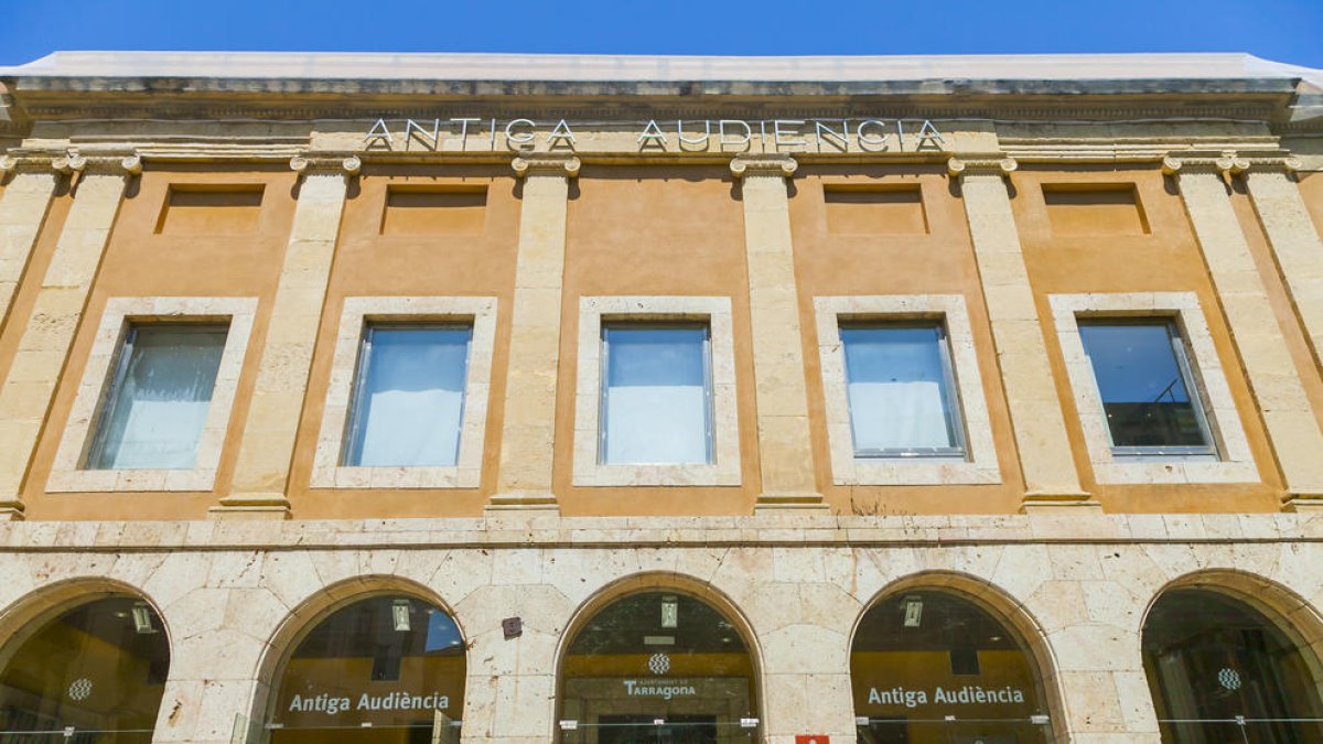 La RSAT proposa recuperar una inscripció de l'Antiga Audiència