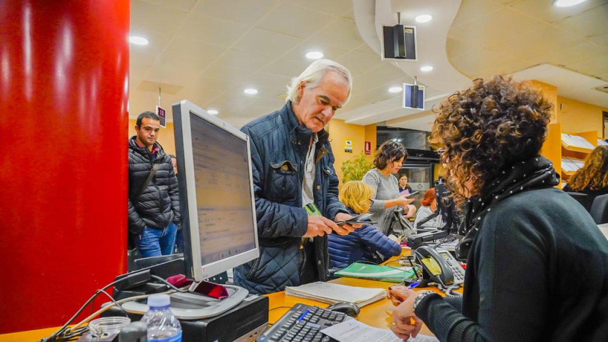 Els veïns de Reus registren 1.250 signatures i al·leguen contra els impostos