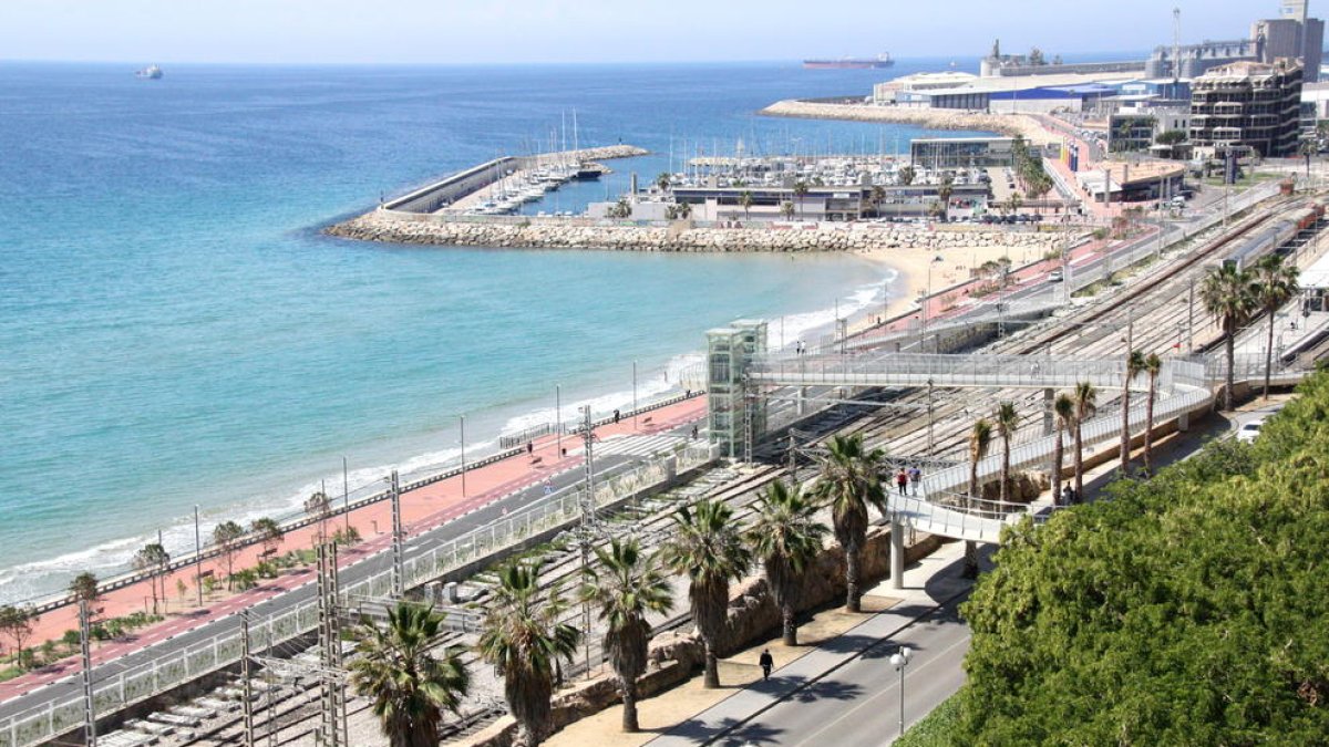 Tarragona, corredor|pasillo mediterani, playa del Milagro, fachada marítima