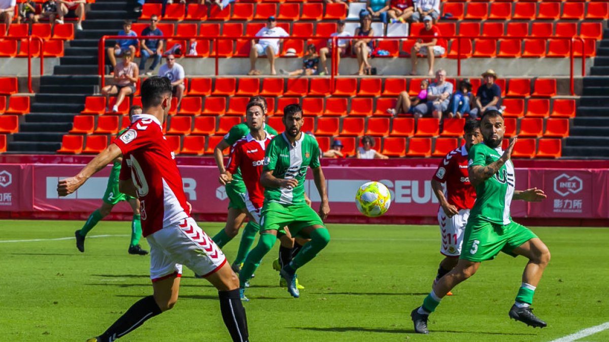L'1x1 dels jugadors del Nàstic contra el Cornellà
