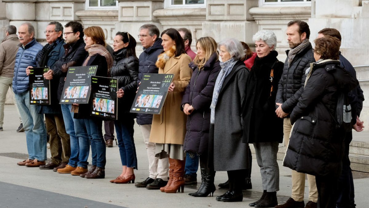 L'autòpsia de Kelly confirma que la jove presentava ferides d'arma blanca al cos