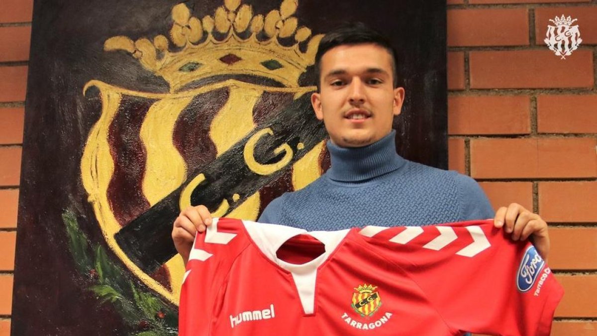 Tres fitxatges més al Nàstic per a un tancament de mercat frenètic