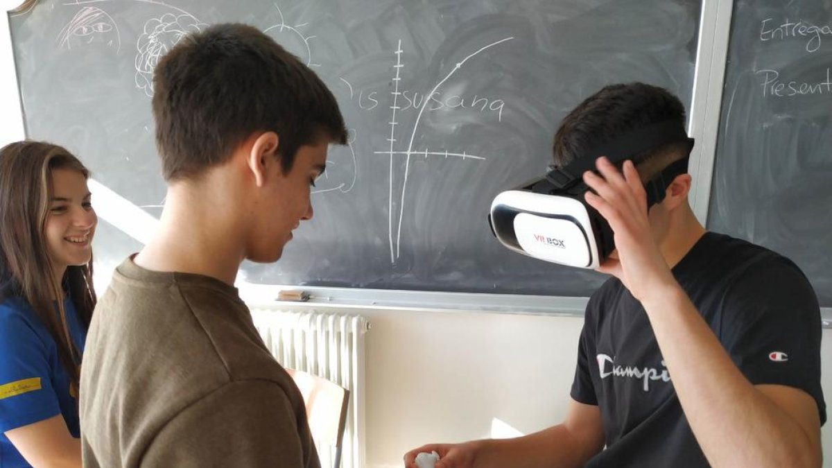 Los alumnos del Instituto El Morell trabajan el concepto de mirada científica