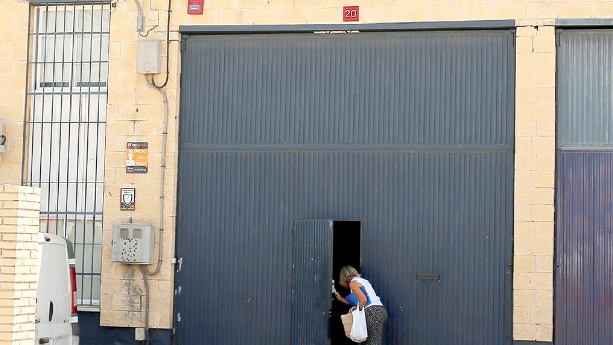 La policía registra la empresa Magrudis, causante del brote de listèria por carne metida