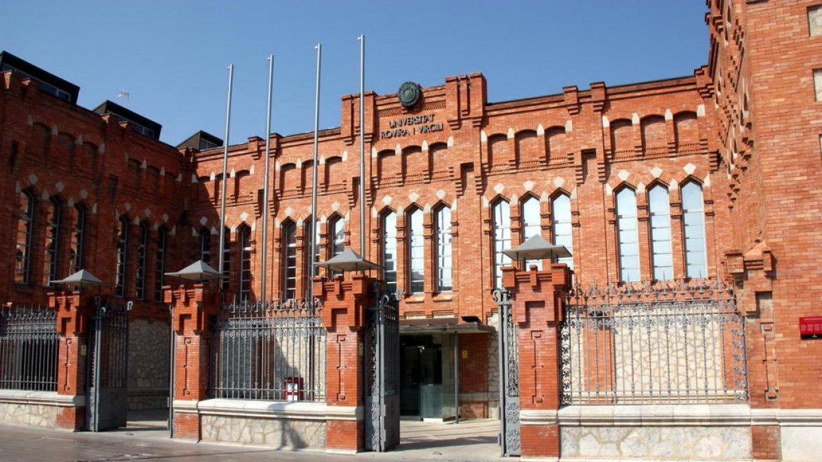 Inspección de Trabajo ve fraude de ley en las becas de colaboración de Rovira i Virgili