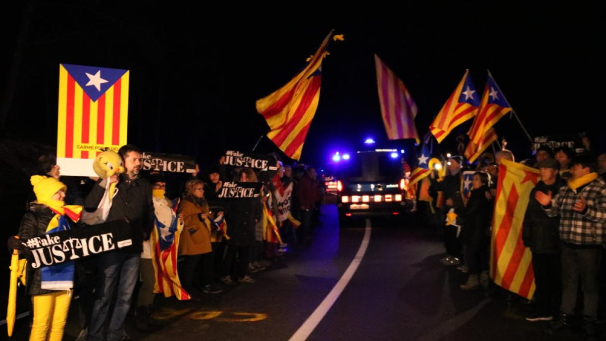 Mas d'Enric, Carme Forcadell, trasllat, El Catllar, presó