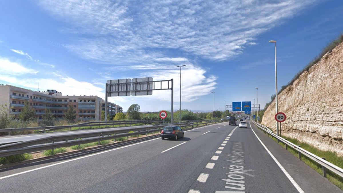 Un anciano con el carné dado de baja provoca dos accidentes en dos horas