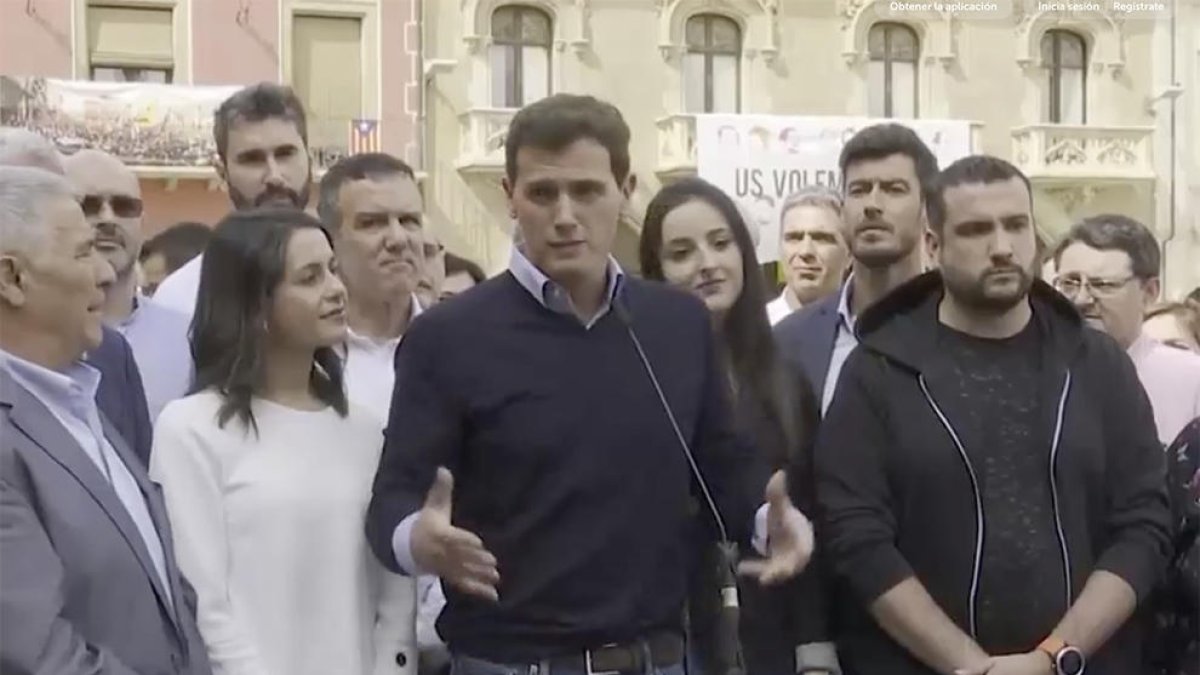 Rivera visita Vic para homenajear a los Guardias Civiles que detuvieron a los independentistas