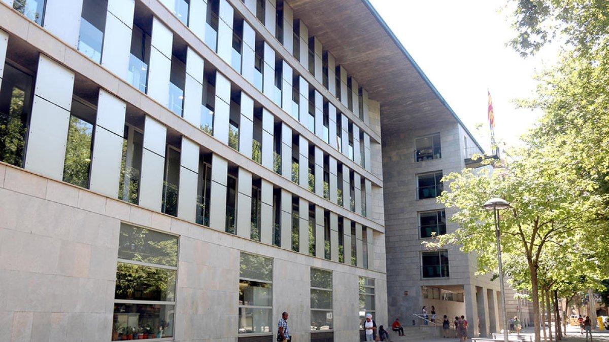 Responso una conductora gerundense porque le habían notificado la pérdida de los puntos del carné a su marido
