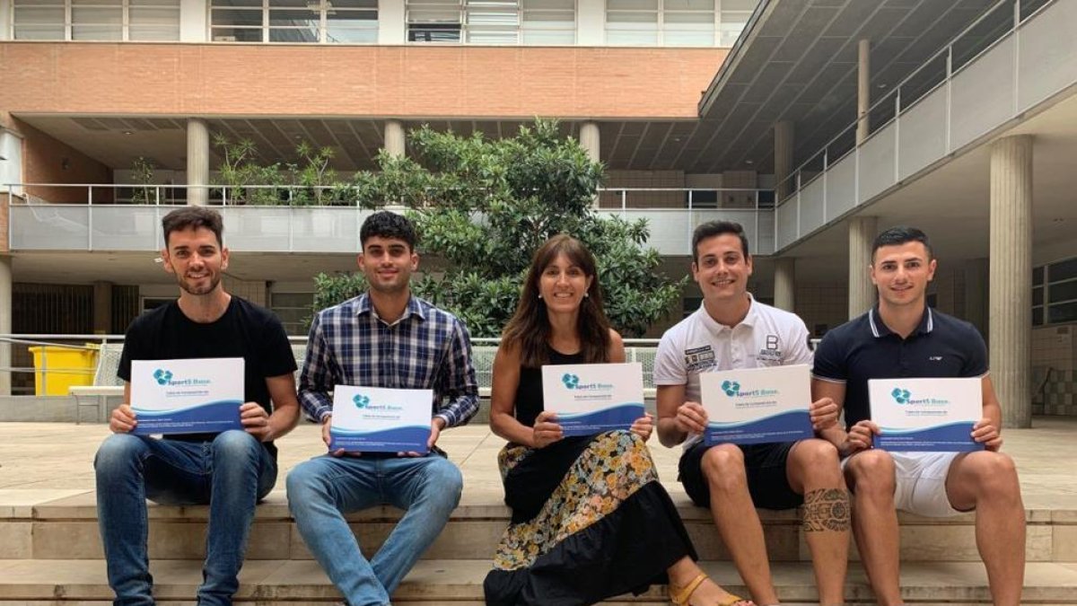 Alumnos de la URV elaboran la primera base de datos de suplementos de nutrición deportiva