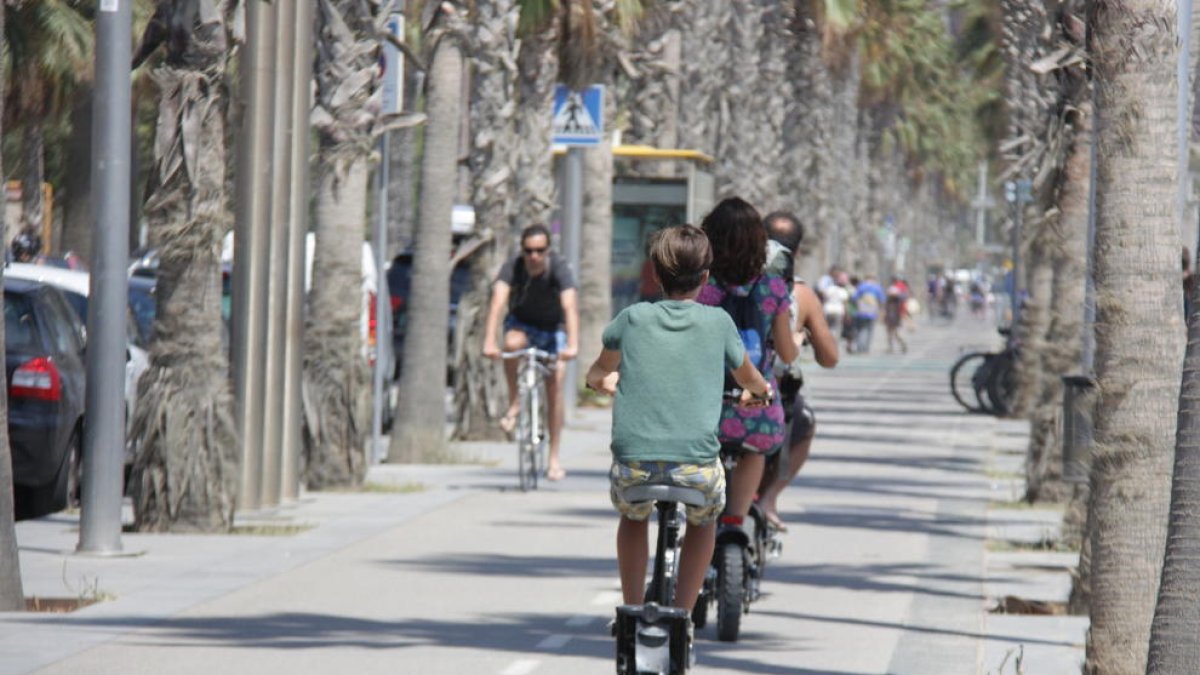 Herido grave un hombre que iba en patinete al ser atropellado por un turismo