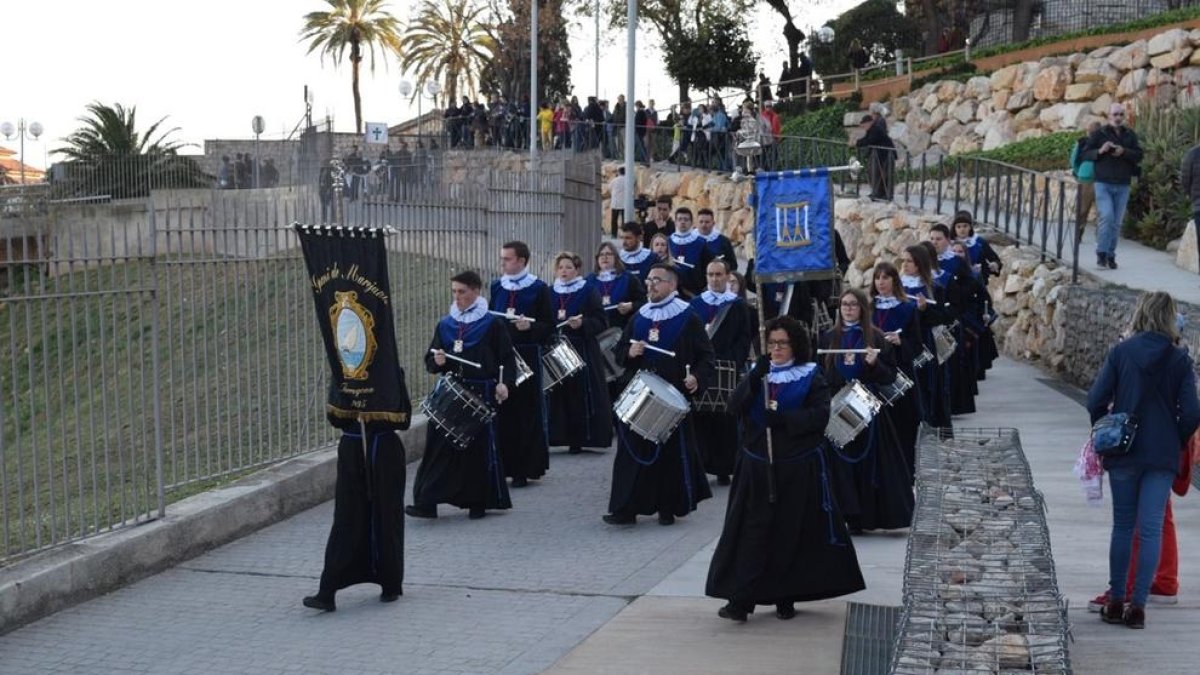La VIII Trobada de Bandes de Setmana Santa omple l'Amfiteatre de Tarragona