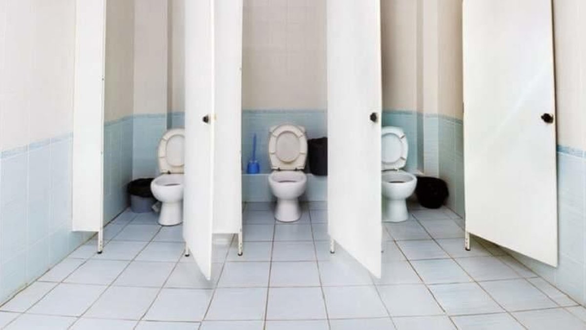 La Guardia Civil encuentra miles de vídeos grabados en el lavabo de mujeres de una empresa