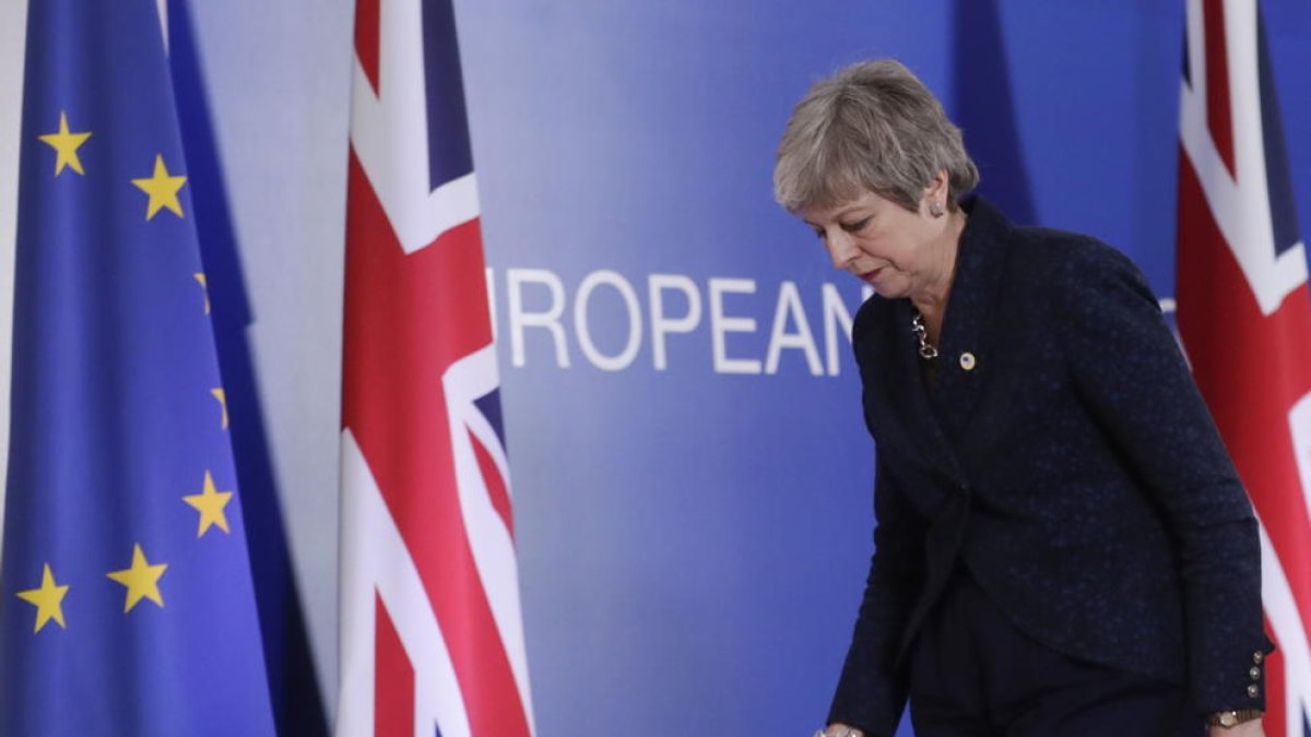 Los ministros de May niegan un complot para destituirla a cambio de aprobar el acuerdo del Brexit